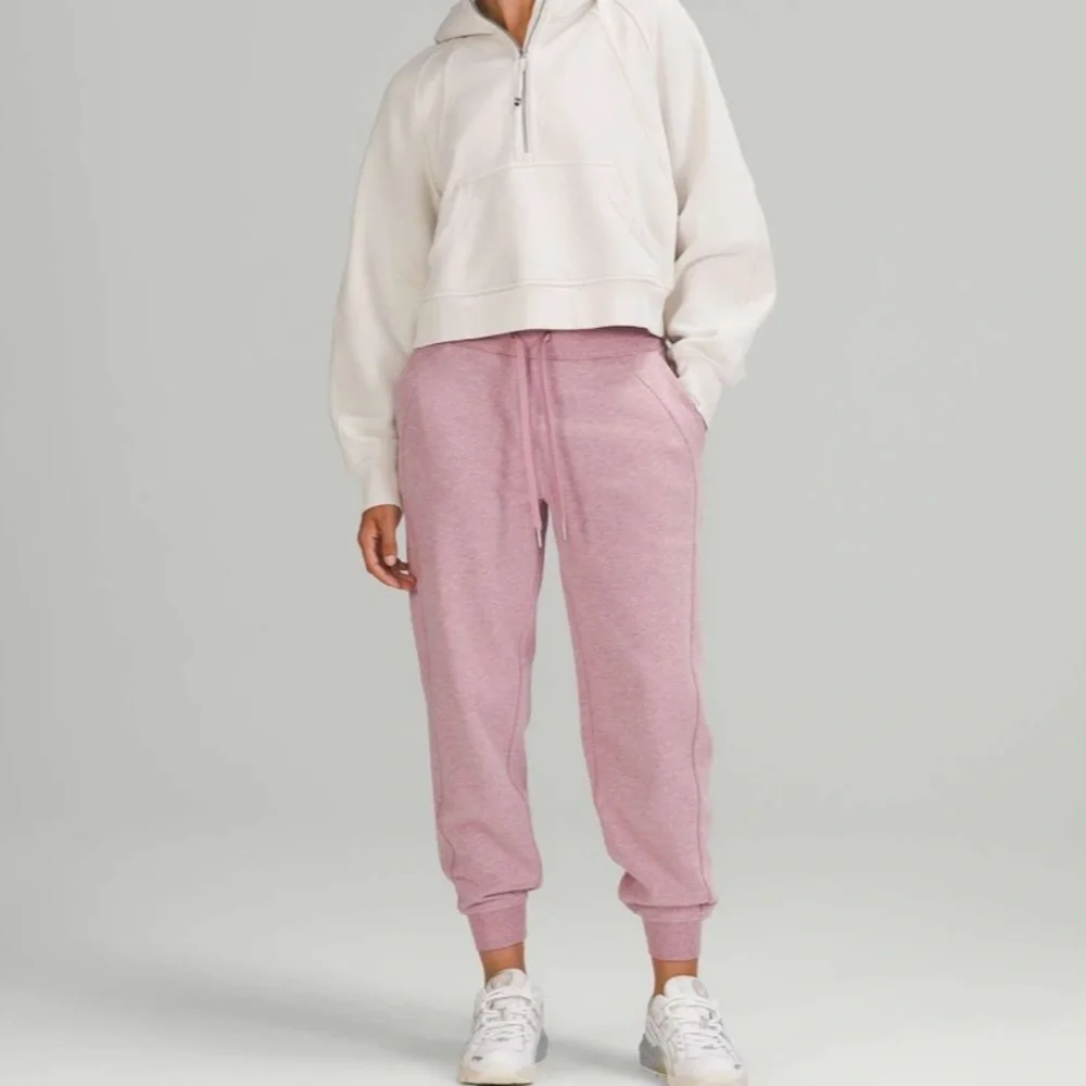 Lululemon Scuba High Rise Joggers 7/8 Length - Picture 2 of 13